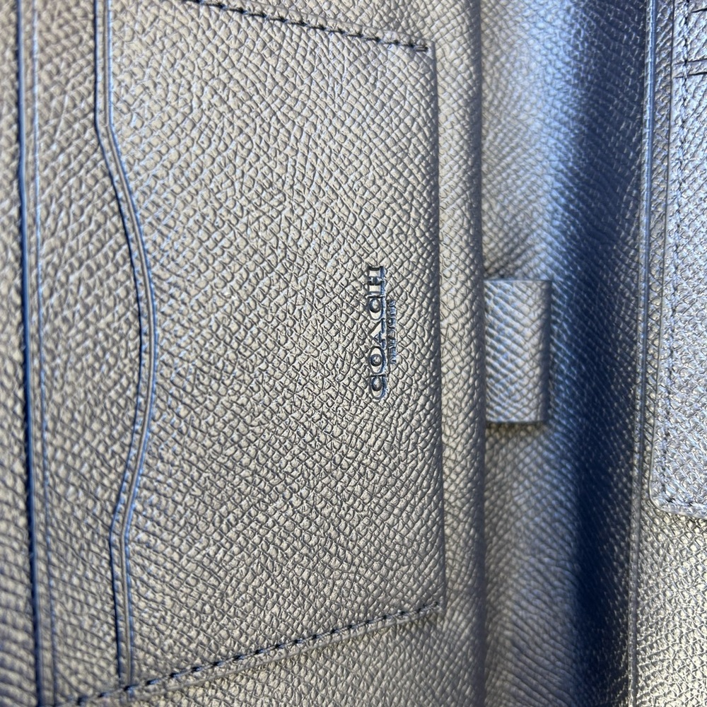 Coach - Picture 2 of 7